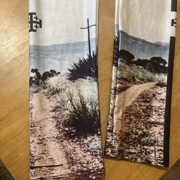 Goldsheep Codigo Leggings White Desert Scne&amp; Cross 28” Inseam Size XXS - Picture 2 of 5